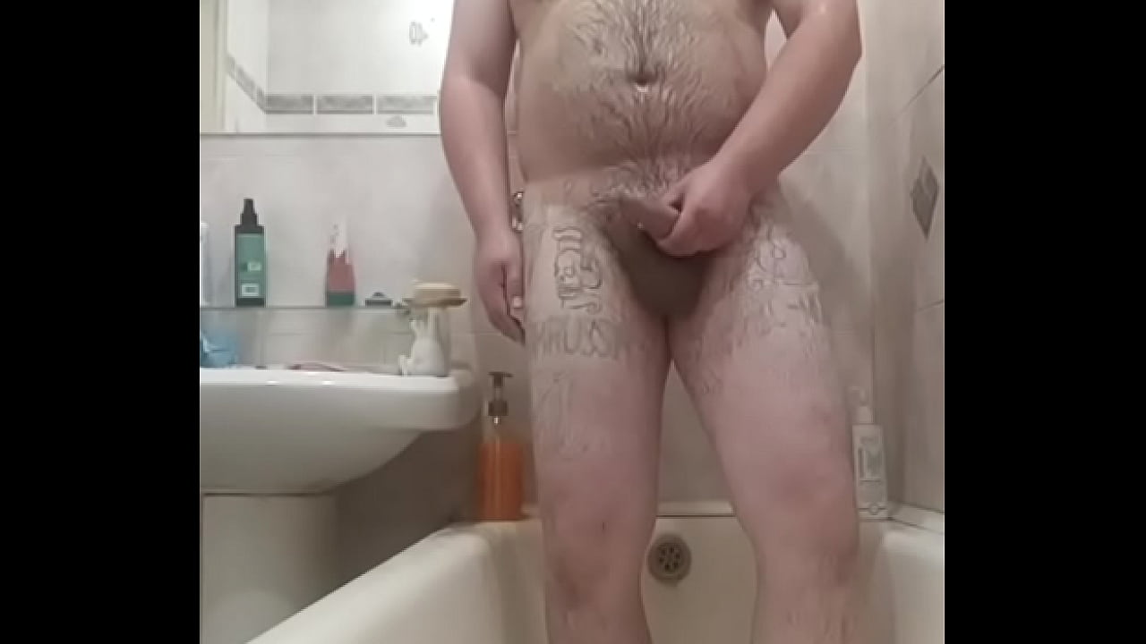 Обладатель самого маленького члена в мире наконец поборол стеснение и снял свою мастурбацию на камеру!