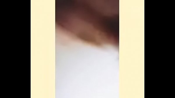 giovane ragazzo italiano si masturba il suo cazzo