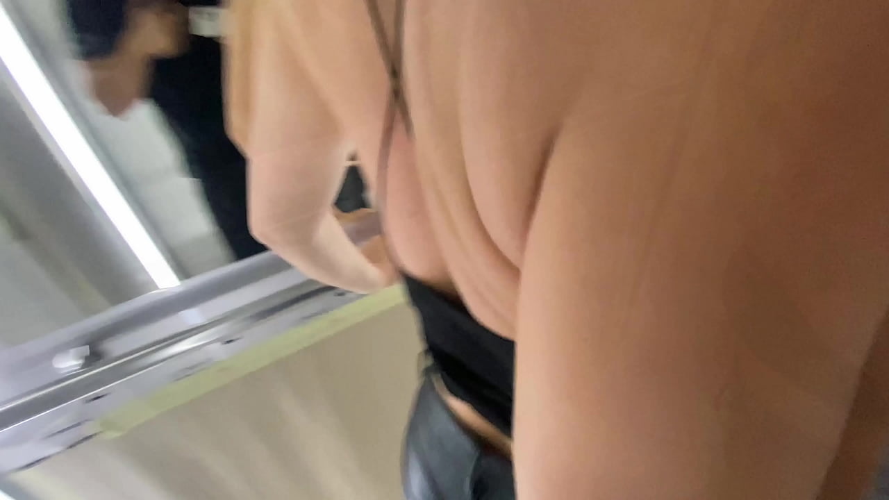 Fuck with unknown big boobs girl in the elevator