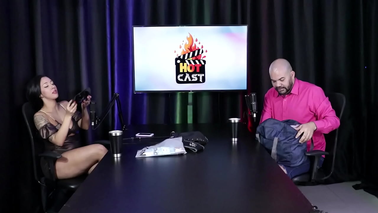 Ele n&atilde;o conseguiria bater punheta, s&oacute; dava para os homens e ia embora, e gosta de fazer domina&ccedil;&atilde;o - Paulo Avelar (Tiv Models) (SHEER/RED)