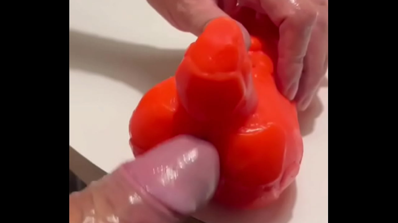 Testando o brinquedo que ganhei da amiga