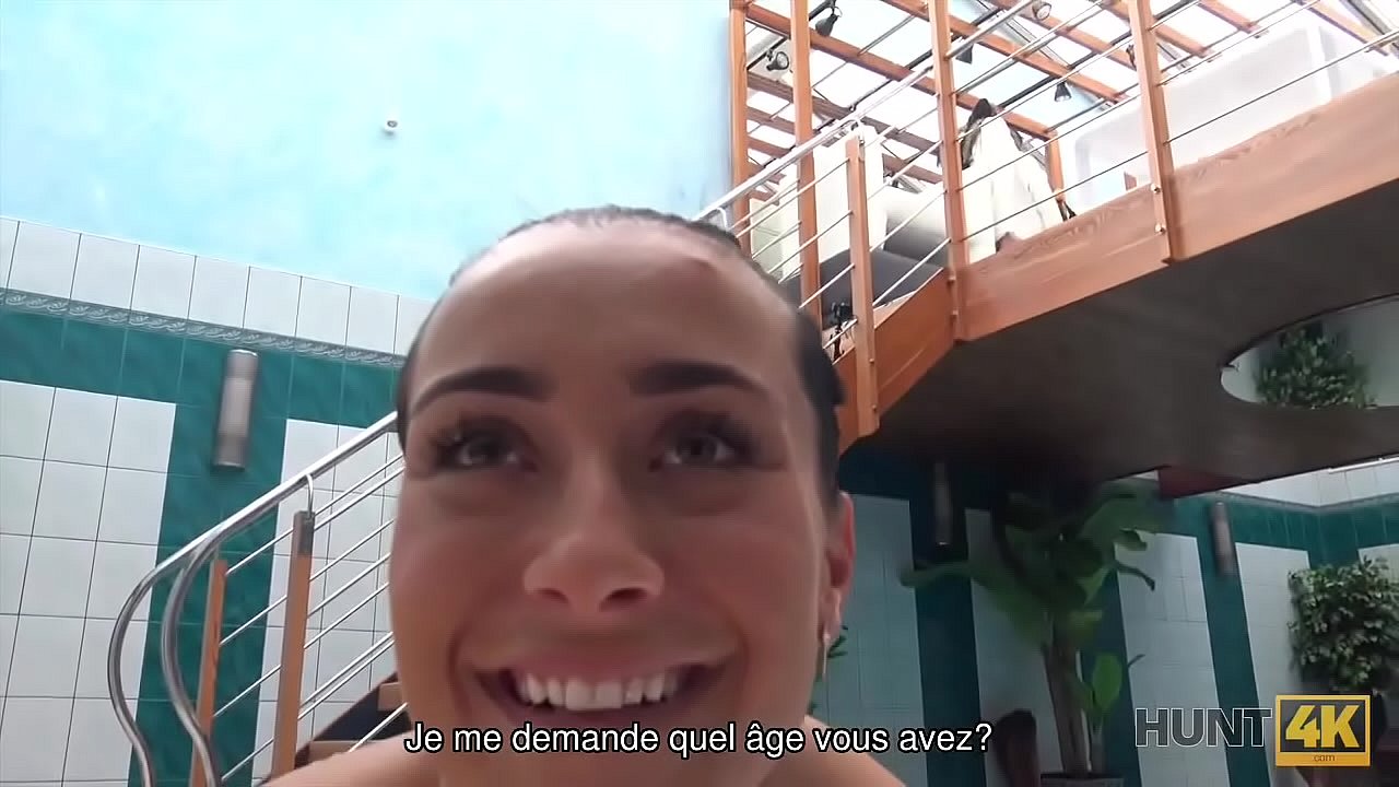 HUNT4K. Un couple a besoin d'argent alors pourquoi un gar&ccedil;on regarde se faire baiser