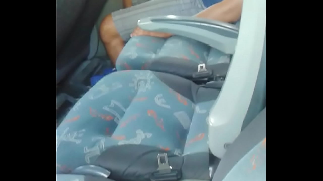 Pau duro no &ocirc;nibus !!