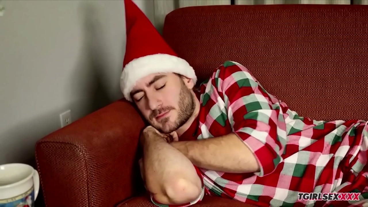 TGIRLSEX.XXX: Gorgeous tranny dressed as Lucifer presents herself to a guy for Christmas, sucks his dick and fucks her