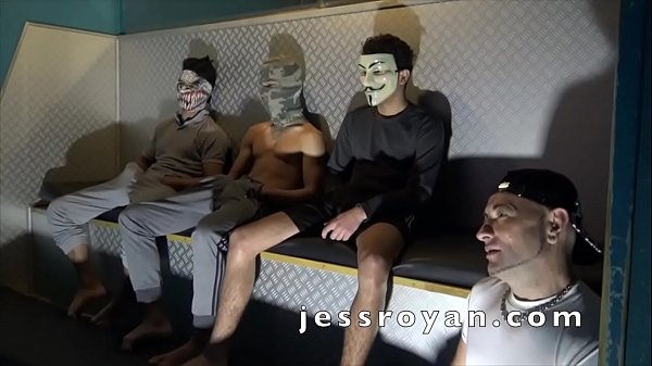 un file 200 euros &agrave; 3 h&eacute;t&eacute;ros et les suces