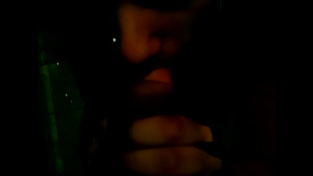 mamada en el ba&ntilde;o