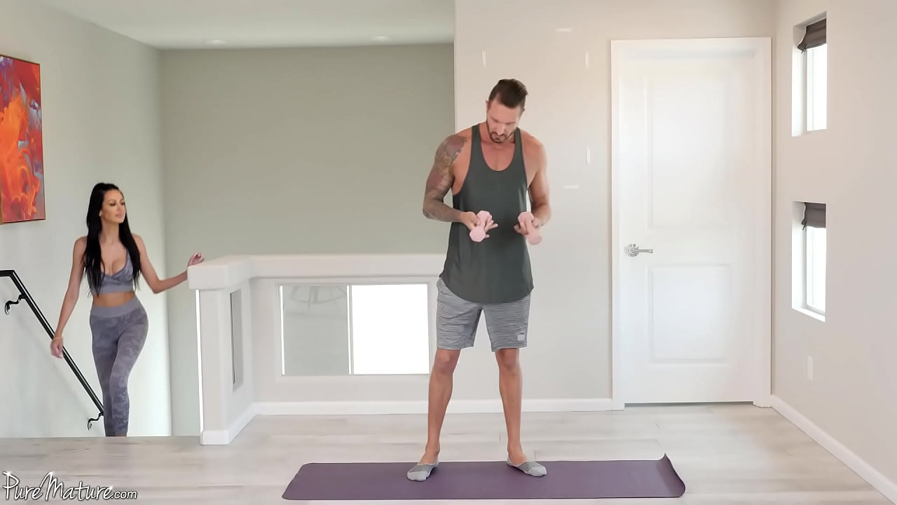 Hot milf babe gets fucked hard