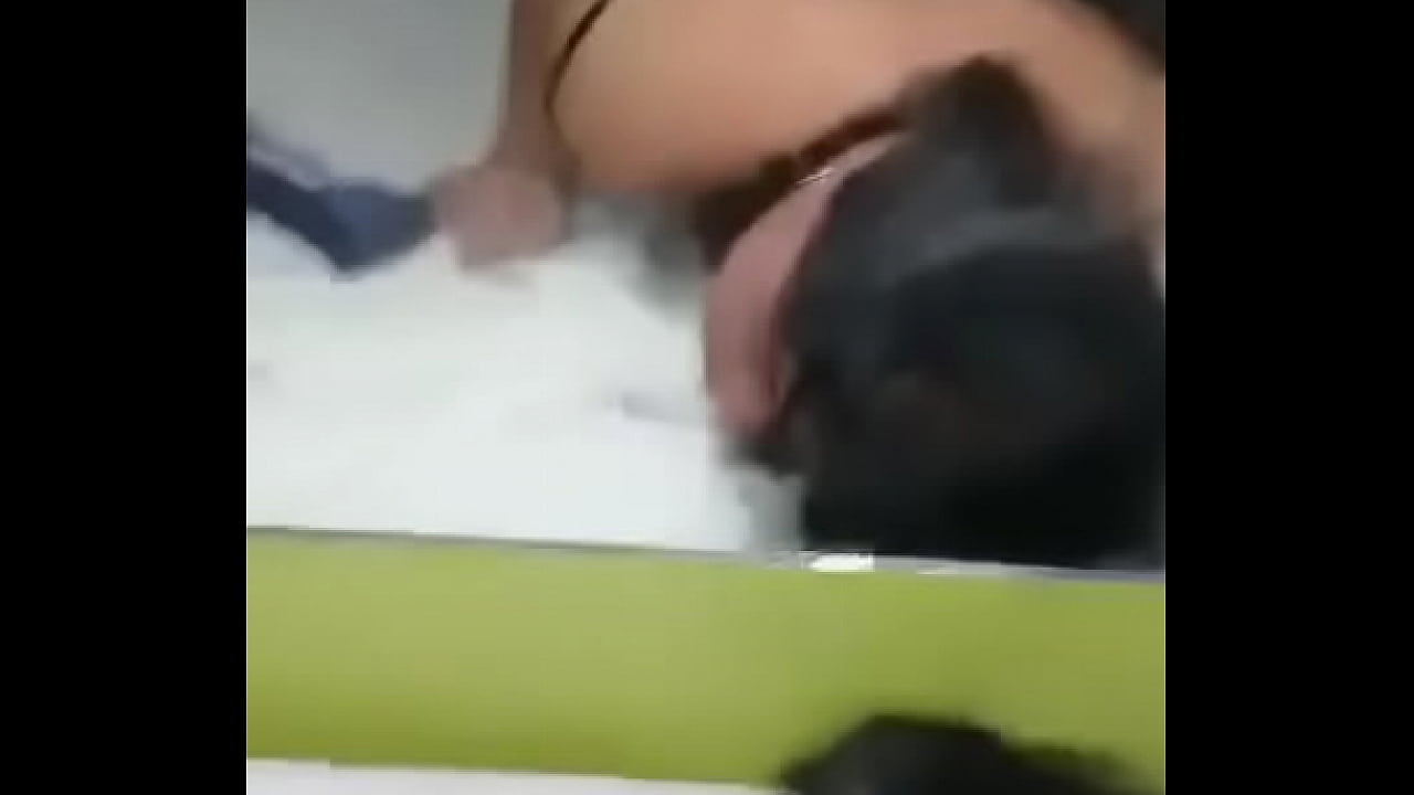 Asiendo puta a tu mujer casa