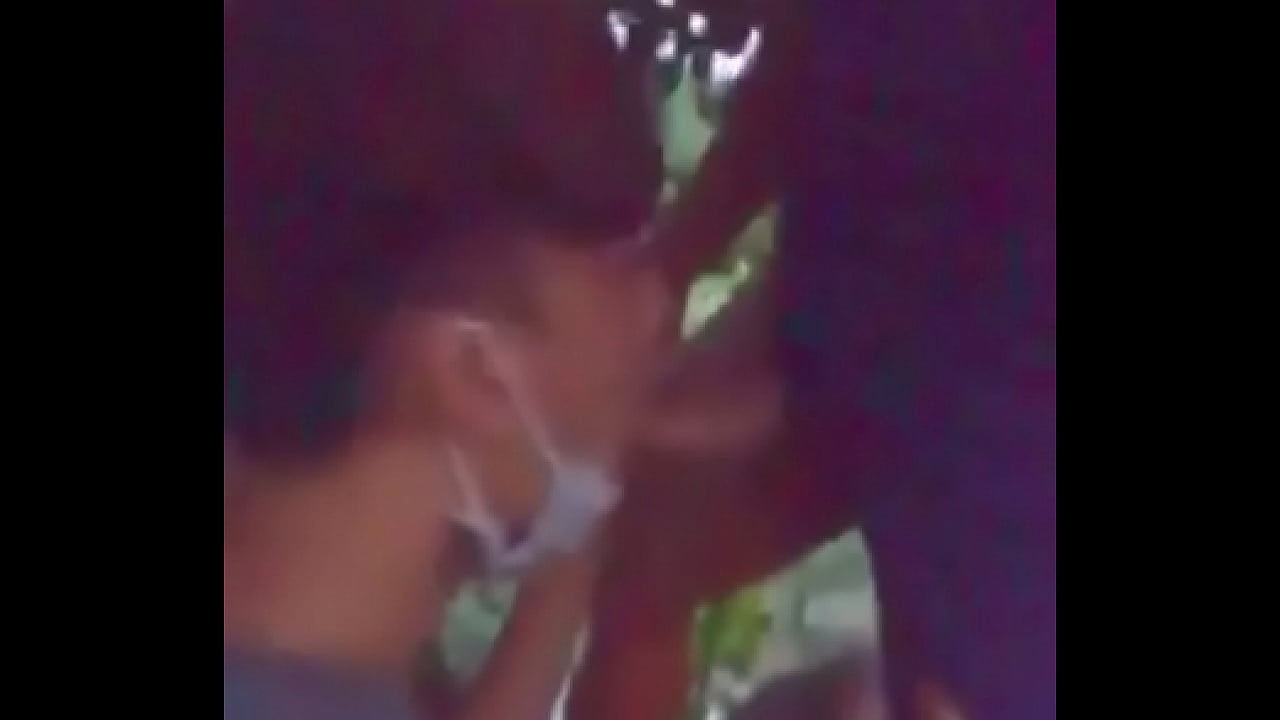 Bua cu ngo&agrave;i chợ t&igrave;nh