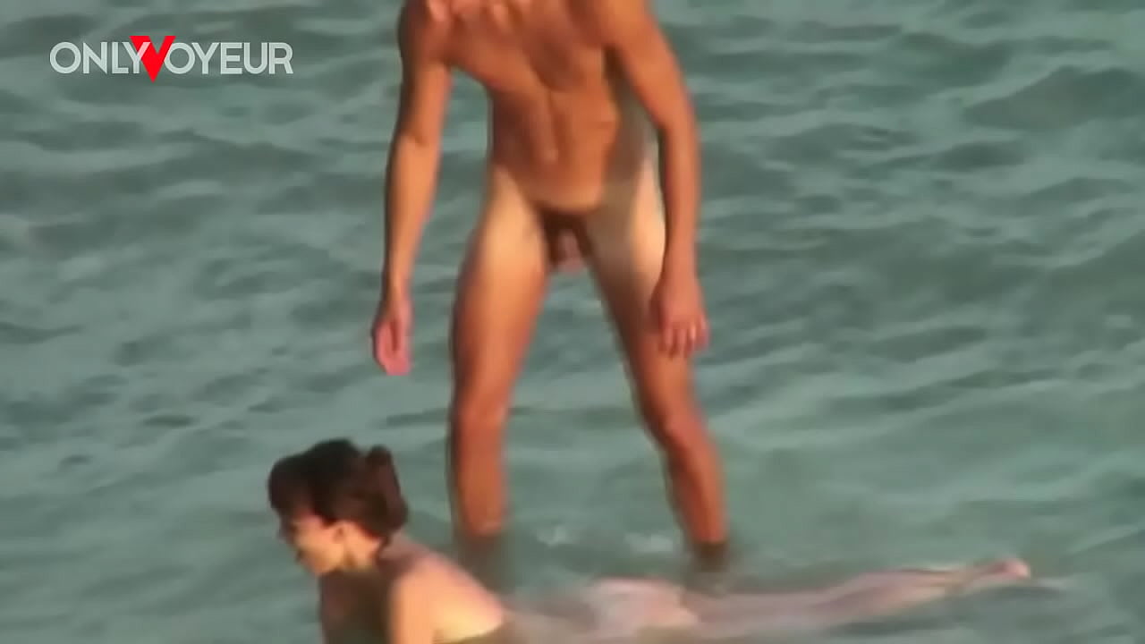 Beach Voyeur. She wanted to swallow, but got just body cumshot. Very hot couple beach sex!