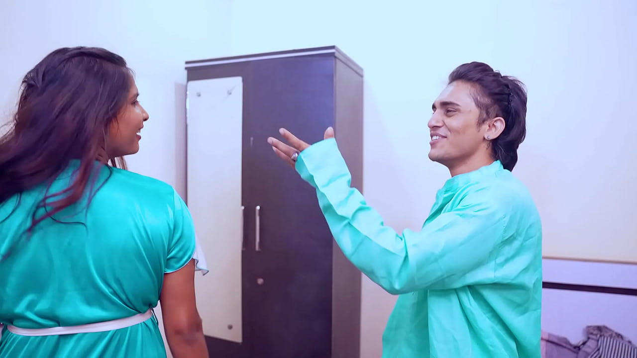 Milky boobs hot girlfriend impress her boyfriend by dancing