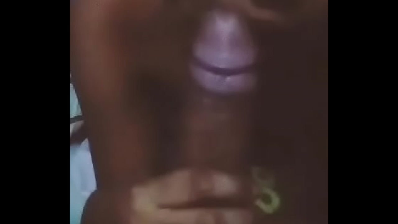 Charapita cachera en los olivos chupandome la pinga