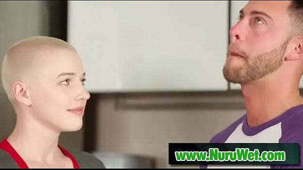 Blondie masseuse sucking before nuru massage