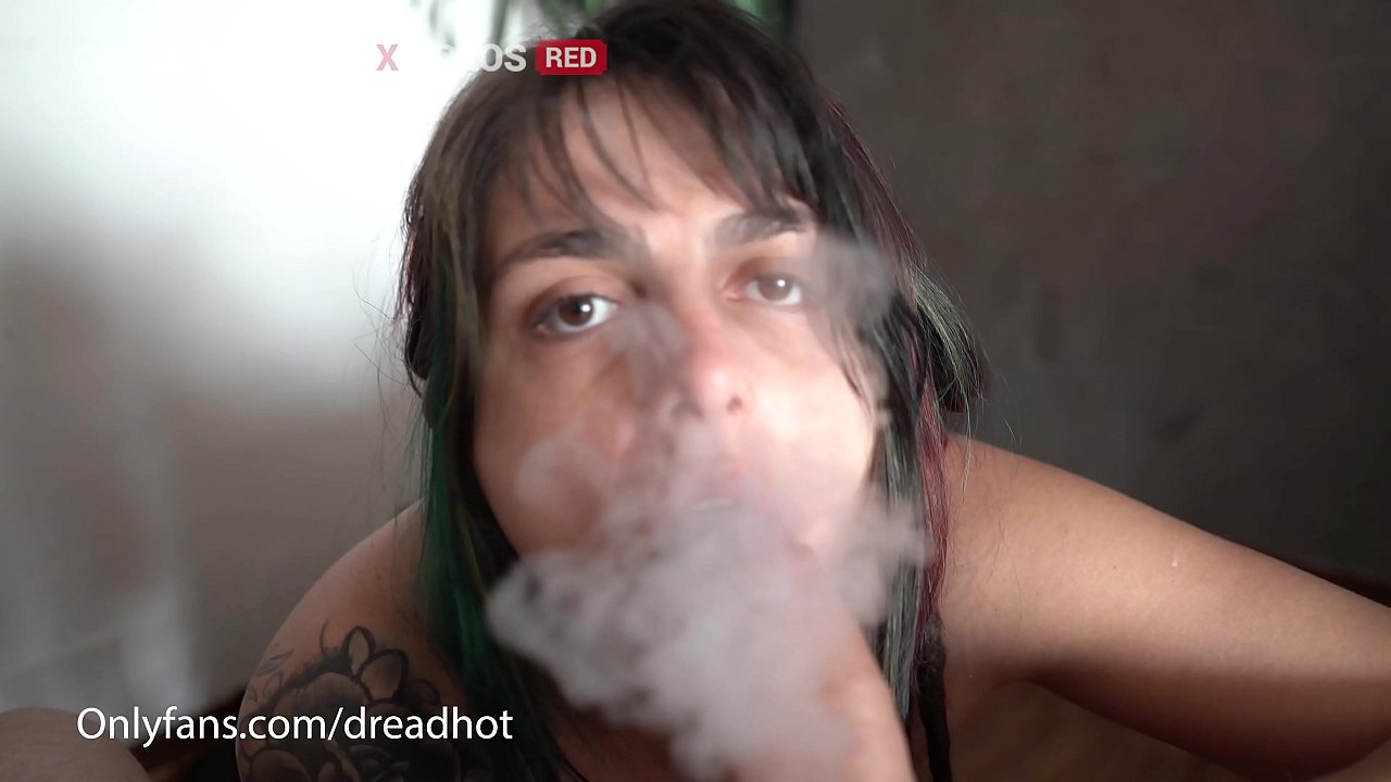 morena delicia ama chupar fumando