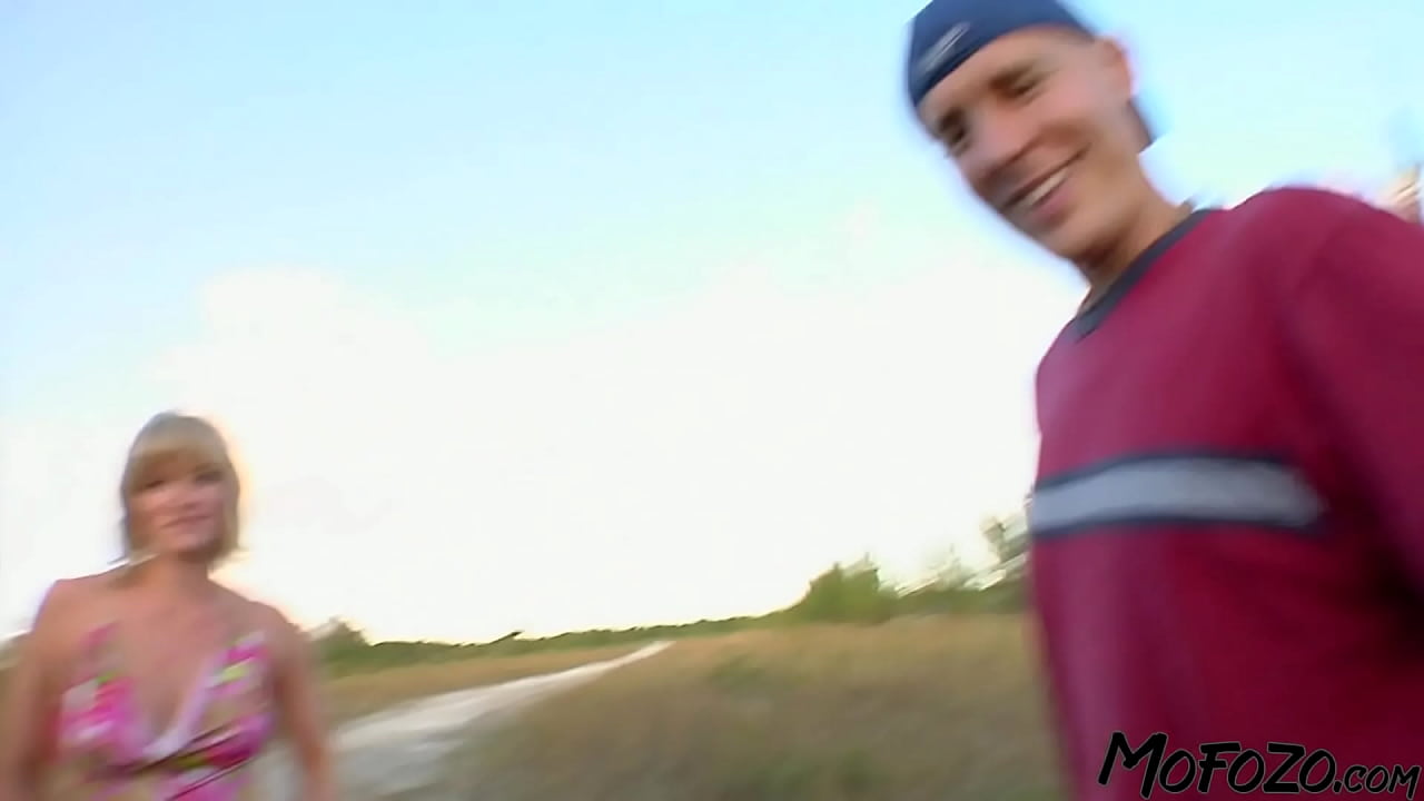 MOFOZO.com - We Picked Up A Damsel In Distress By The Lake