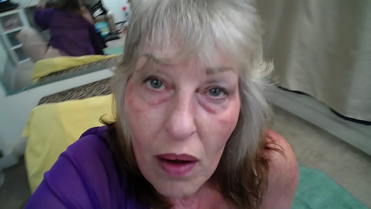 1111 DawnSkye1962 is giving Henny's Beautiful Black dixk all the loving he can handle. Teasing and kissing and cumming