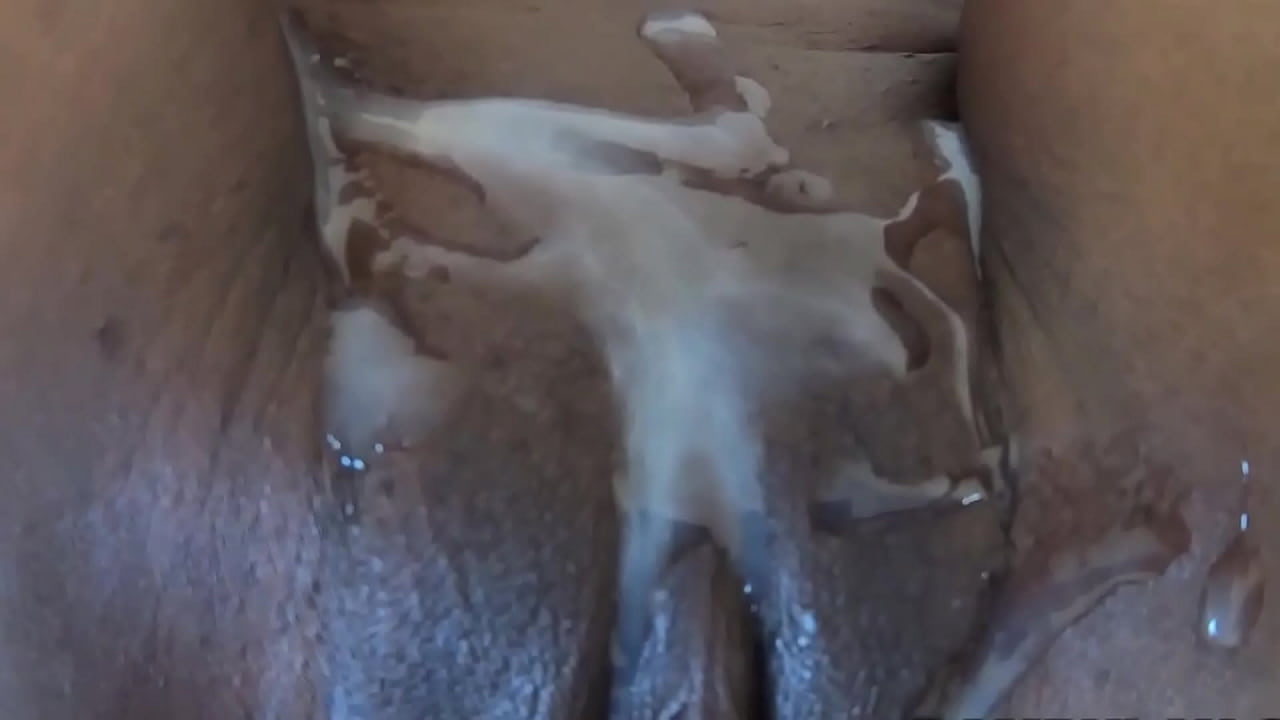 Chocolate teen amateur cum on pussy