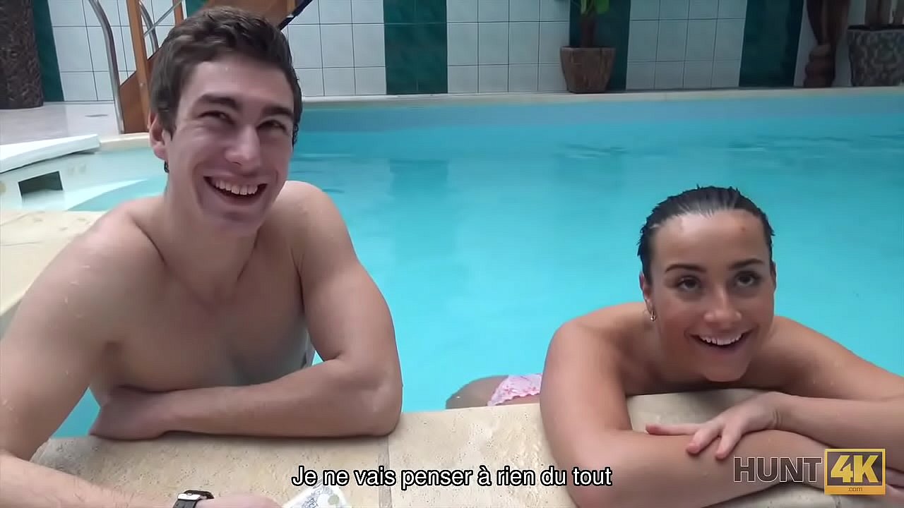 HUNT4K. Hottie quiere divertirse en la piscina,