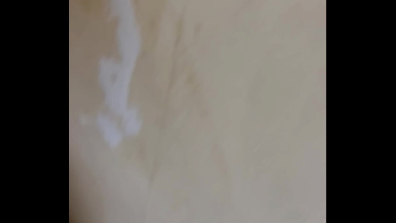 Malik Vadheim hand on wall