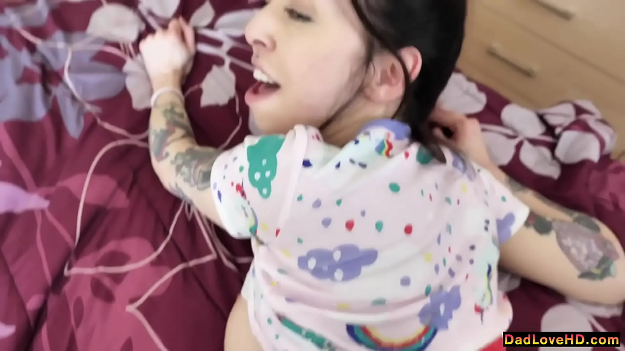 My naughty stepdaughter wants to play, she came looking for me bringing a huge dildo, but I'm going to give her my dick to suck