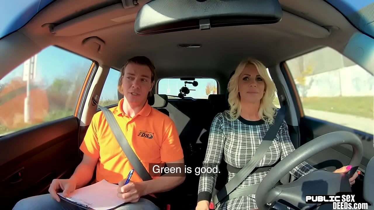 Bigtit mature sucking road teachers cock in car