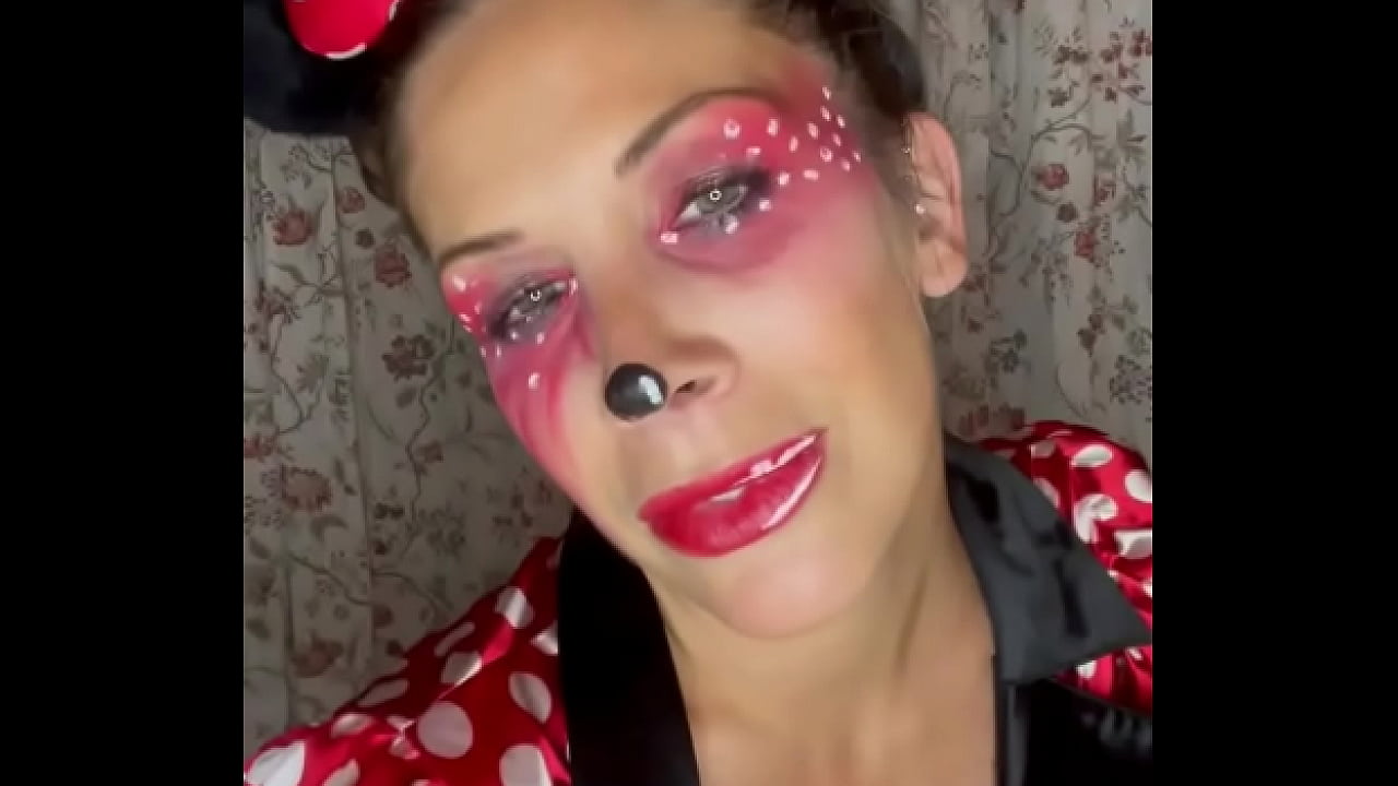 MILF SALOPE en SOLO EP 3/6 "Je me d&eacute;truis la chatte avec un gode XXXL" vid&eacute;o ...