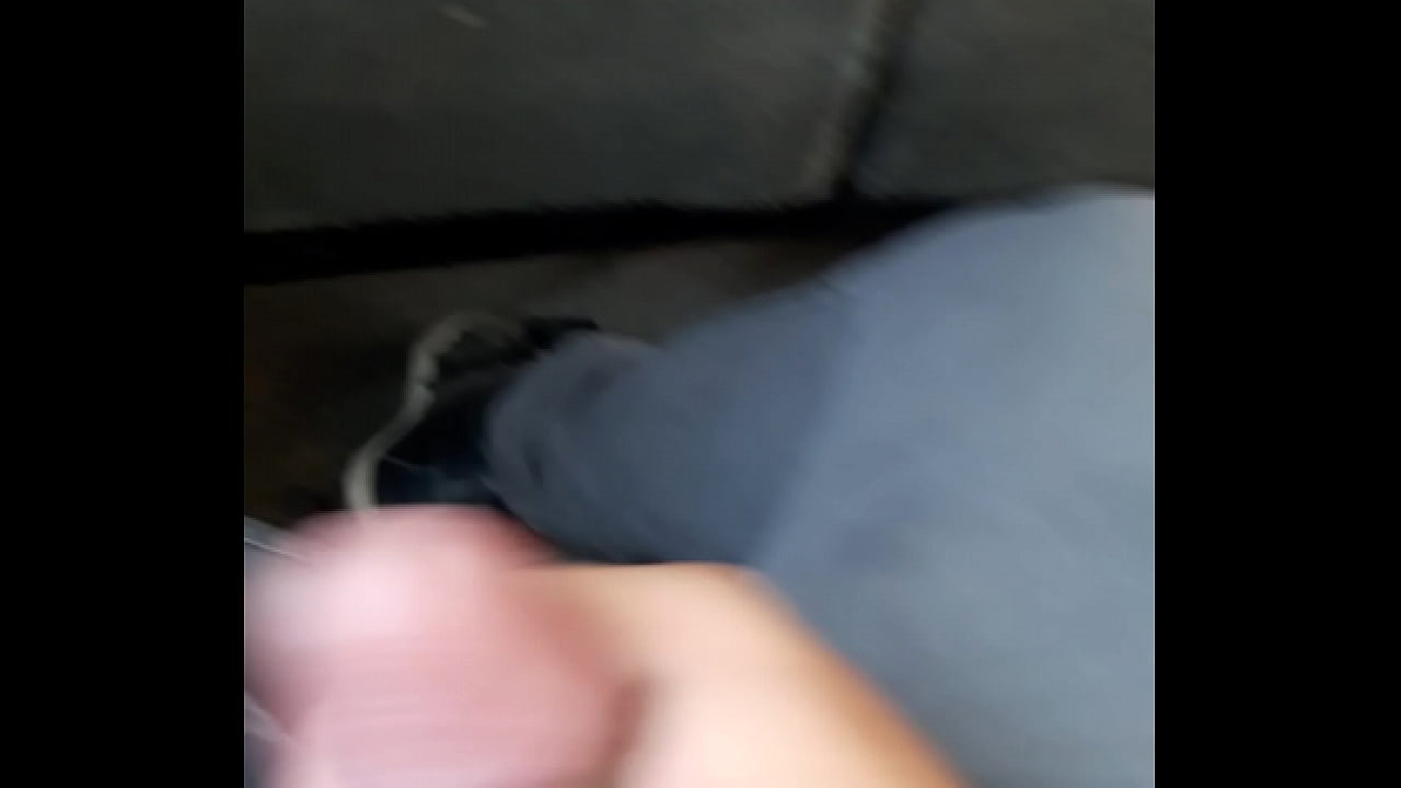 Jal&aacute;ndome la verga en el camion