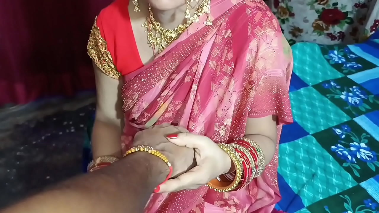 रक्षाबंधन पर सौतेली बहन ने सौतेले भाई को राखी बांधी गिफ्ट में बुर दिखाई साफ हिन्दी आबाज में