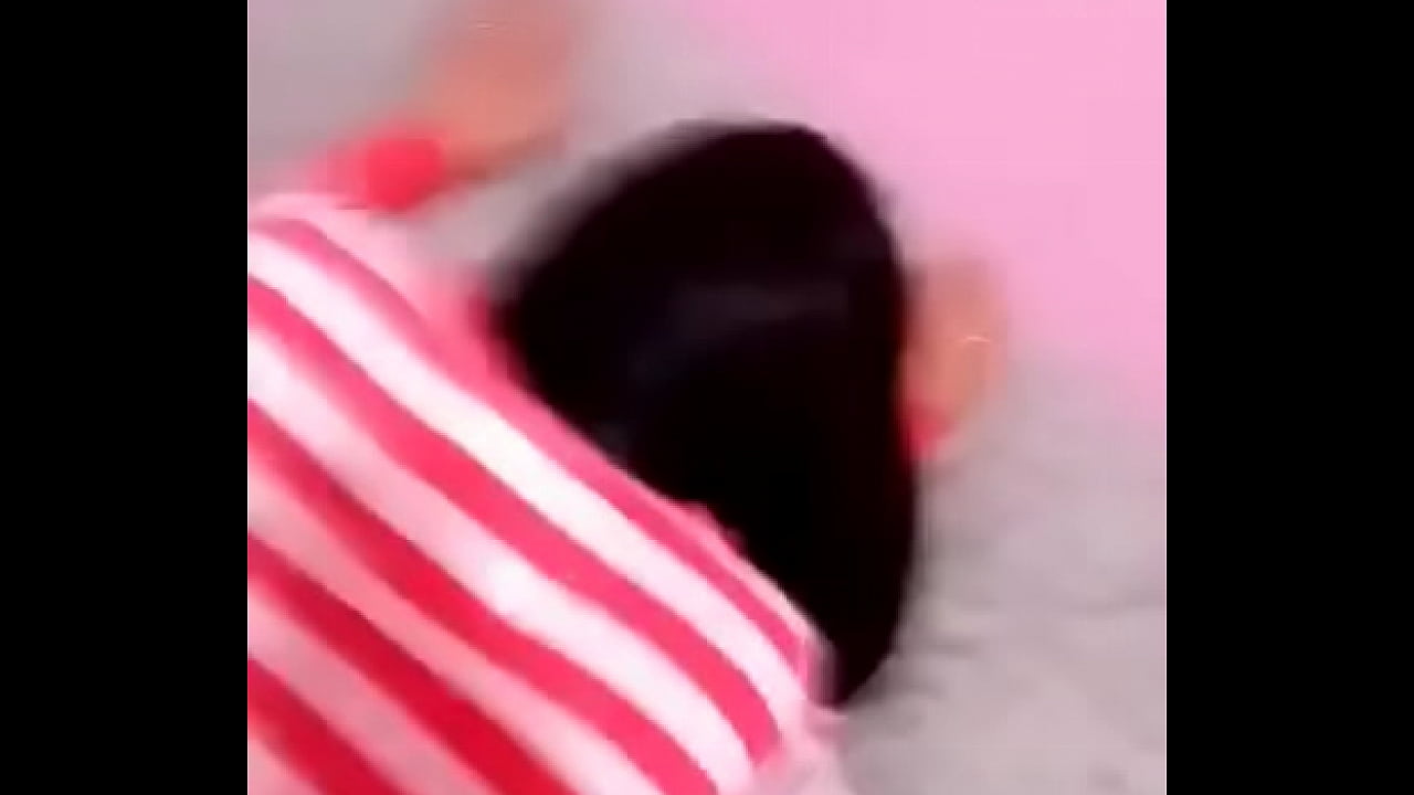 Esposa puta de 22 a&ntilde;os es cojida analmente