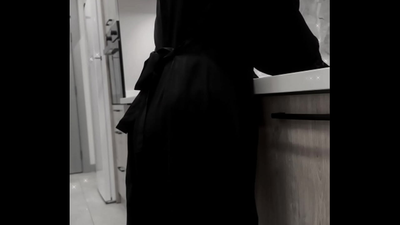 Banging my girlfriend on the kitchen counter