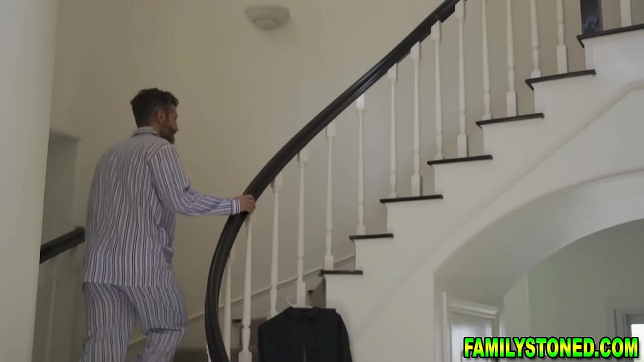 Hannah Grace and Madi Collins begin showing off their good gurl talents to their stepdad