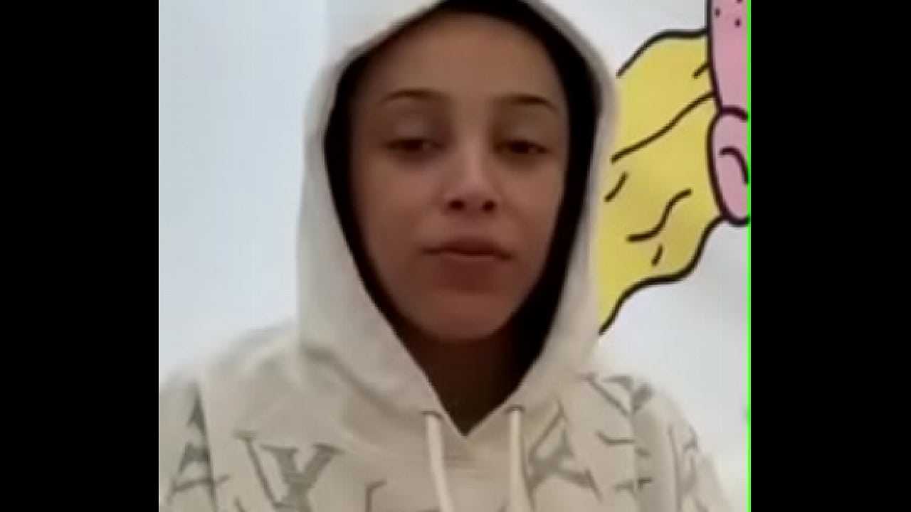 Doja Cat tits Slip on Instagram Live