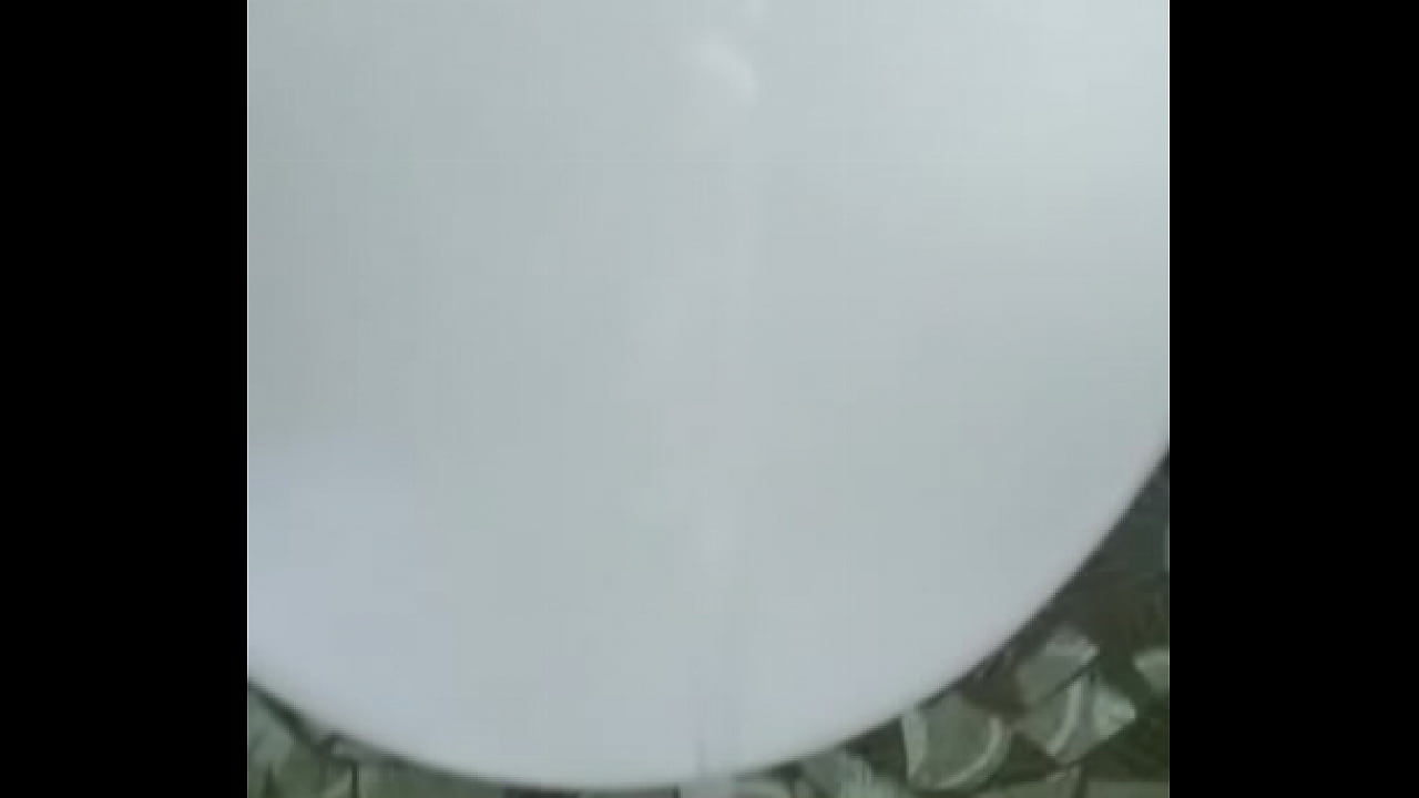 Se masturbando e gozando