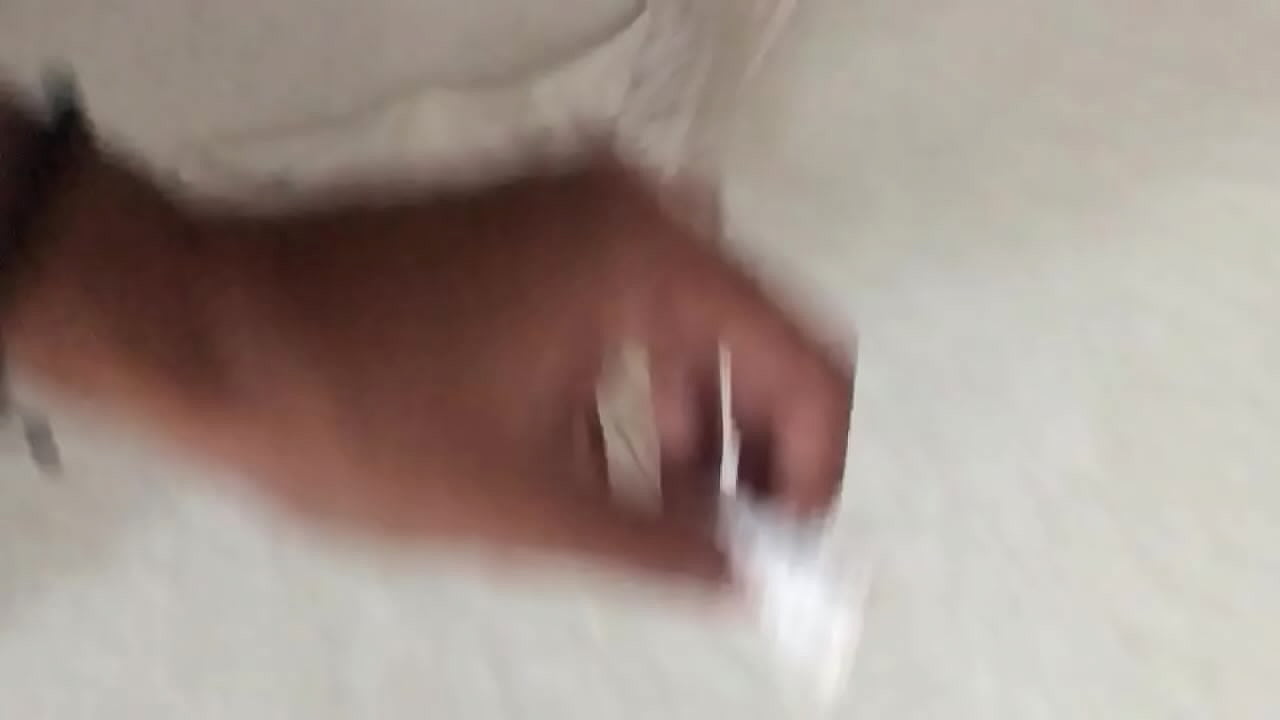 Mira esta tanga de color blanco