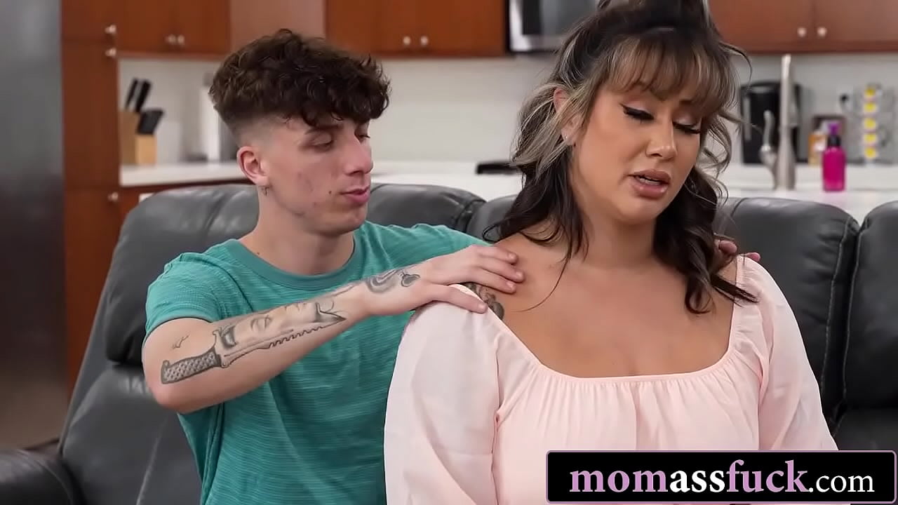 Stepson Fills In For Unsatisfied MILF Craving A Deep Anal Pounding