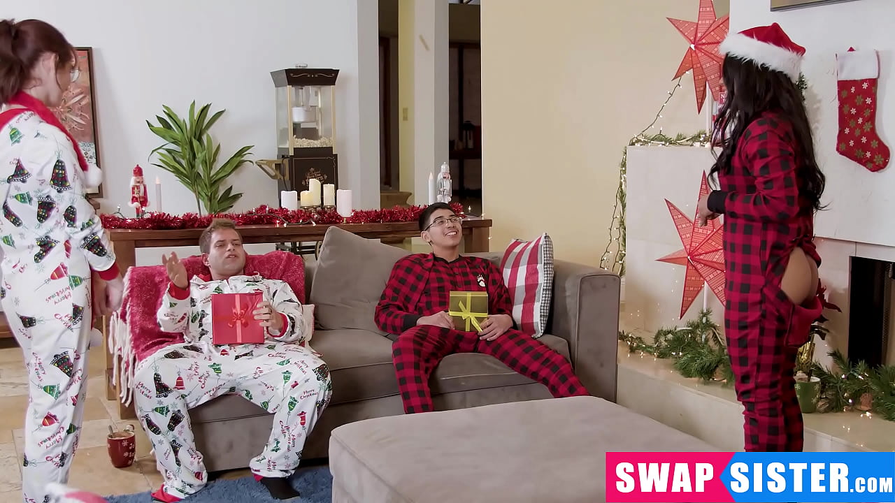 Christmas Fuck Between Stepsiblings - Swapsister