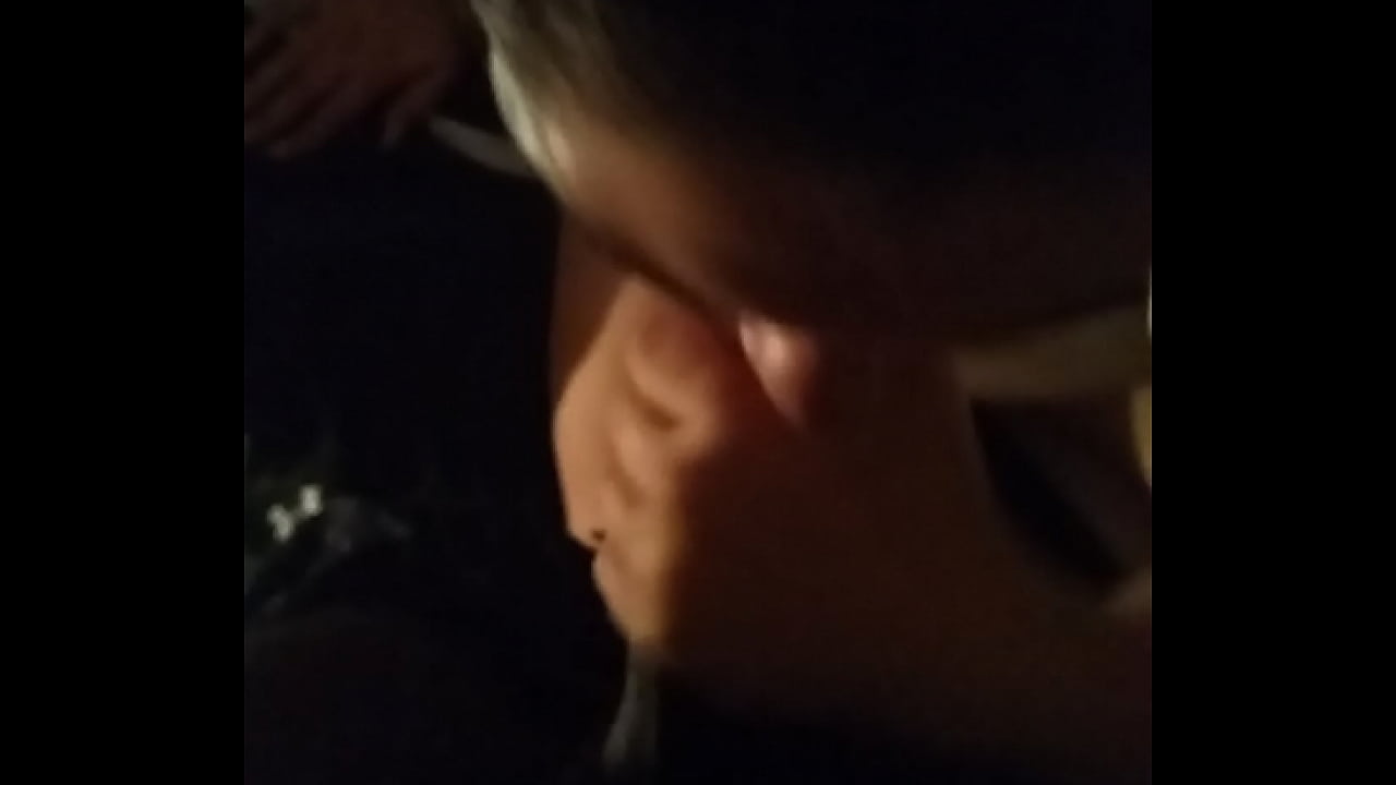 WHITE TeeN Fist Dick Sucking Like A Pro...!!