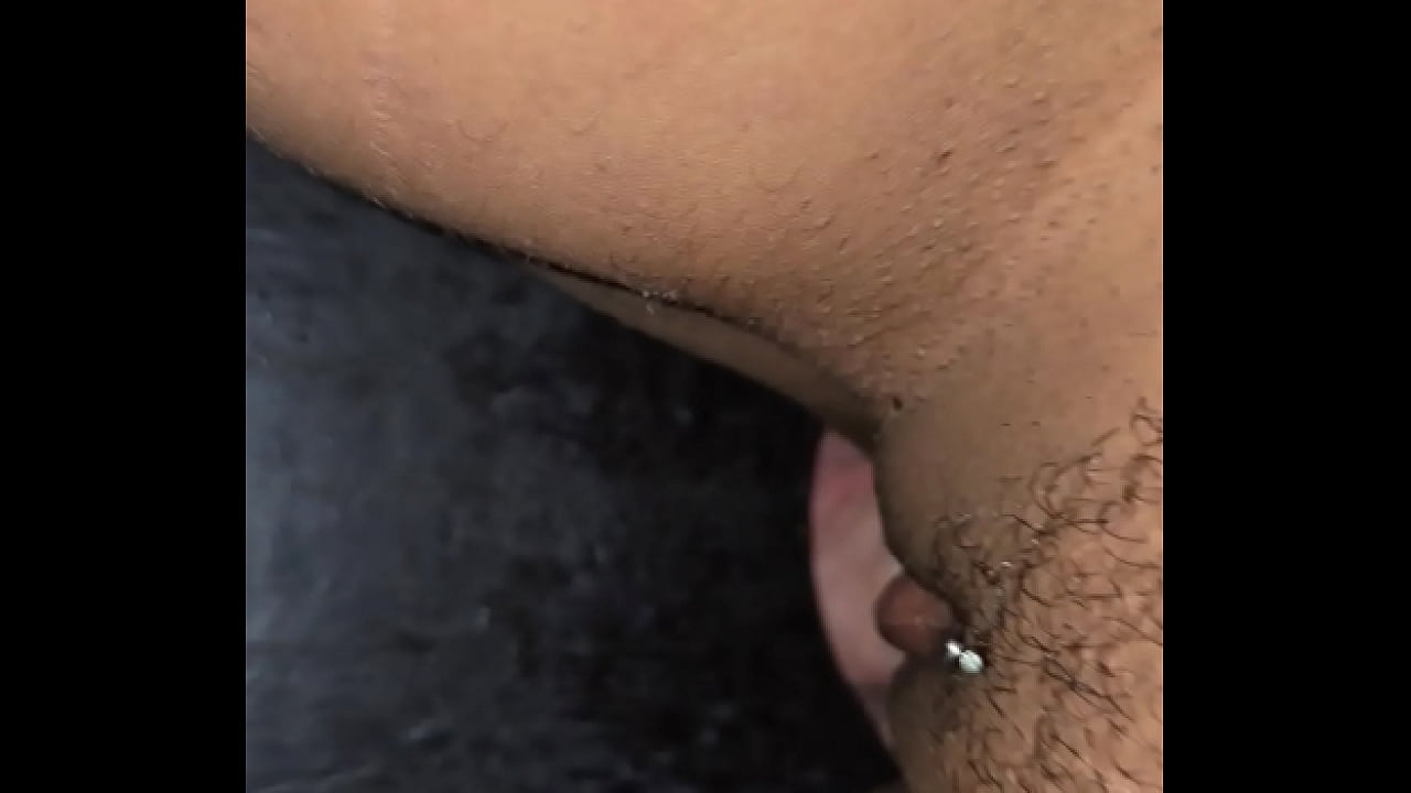 O cara atr&aacute;s do gloryhole n&atilde;o deu conta tive que pedir para o meu marido me fazer gozar!