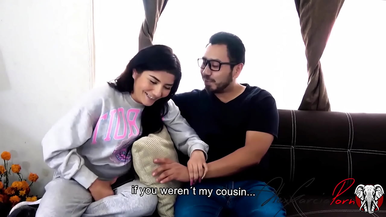 That's how I cheat my neighbor to give me a blowjob and let me her fuck her when her mother is not at home- in Spanish