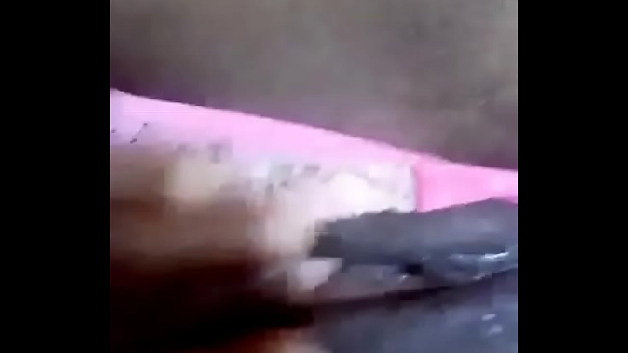 Regarder comment elle se doigte