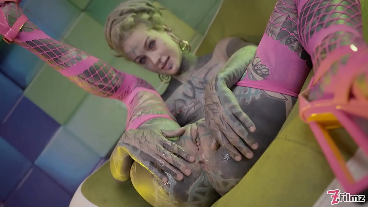 Heavily tattooed TEEN wrecking her hole with an ANAL stretch session