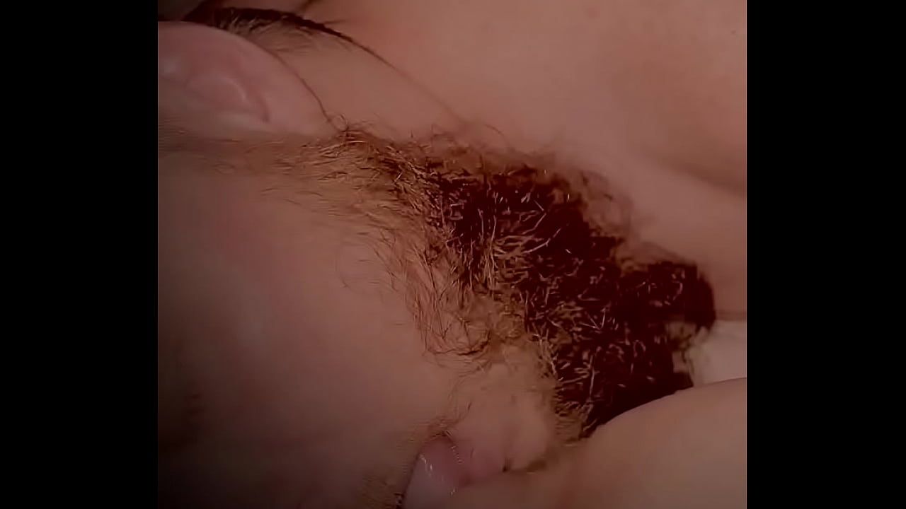 Sucking my ole lady&rsquo;s smooth pussy lips