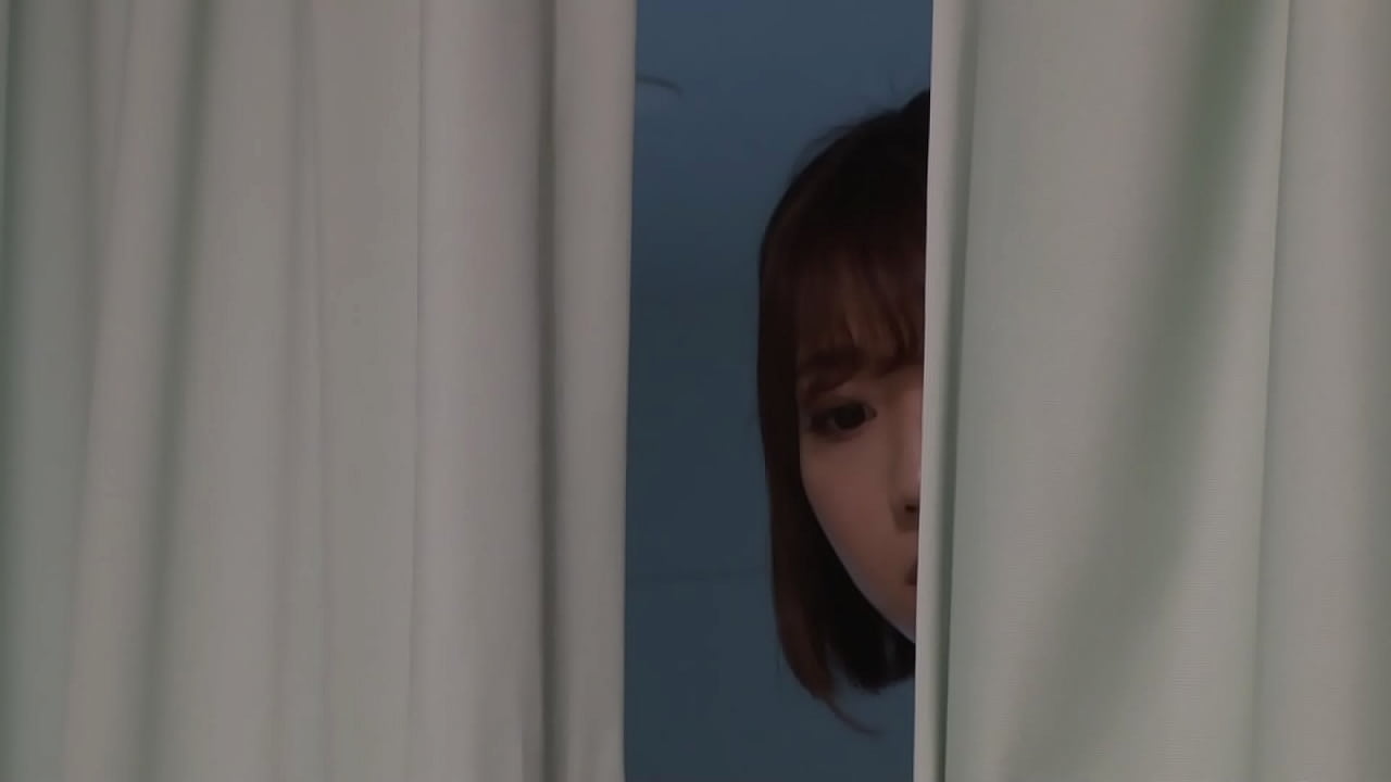 入院中、性欲処理が出来なくてつらい&hellip;！そんな僕を見て同情してくれたナースさんが僕のチ○コに手を伸ばす&hellip;　勃起したチ○コにナースが興奮！？院内を回診中に、パンパンになった僕の肉棒を見てしまったナースは顔を赤らめ恥ずかしながらも&hellip;【パート4】