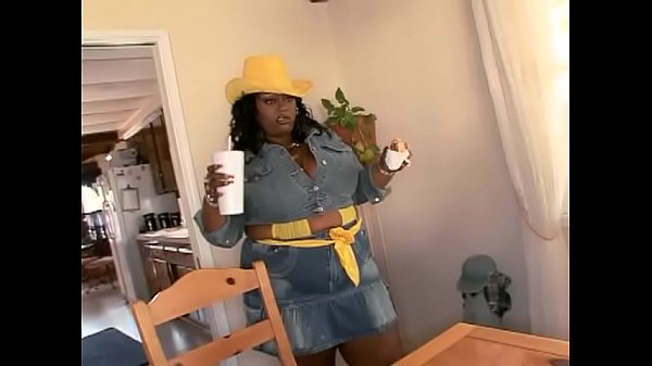 Black dude with dreadlocks penetrates ebony roly-poly woman