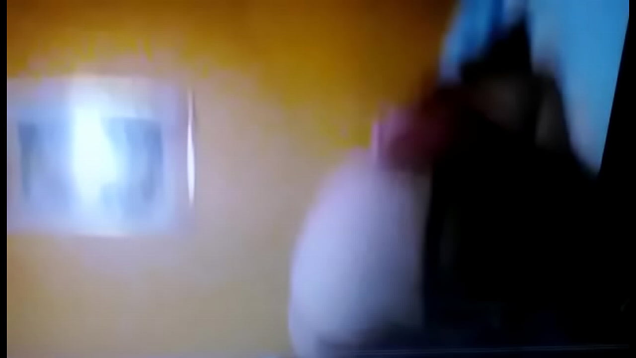 Culona Eve se toca la papaza