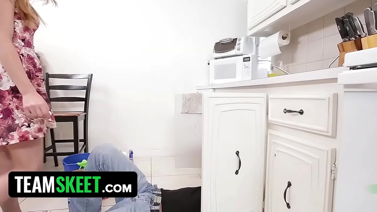 Teen Pies - Horny Blonde (Sydney Cole) Creampied By Plumber