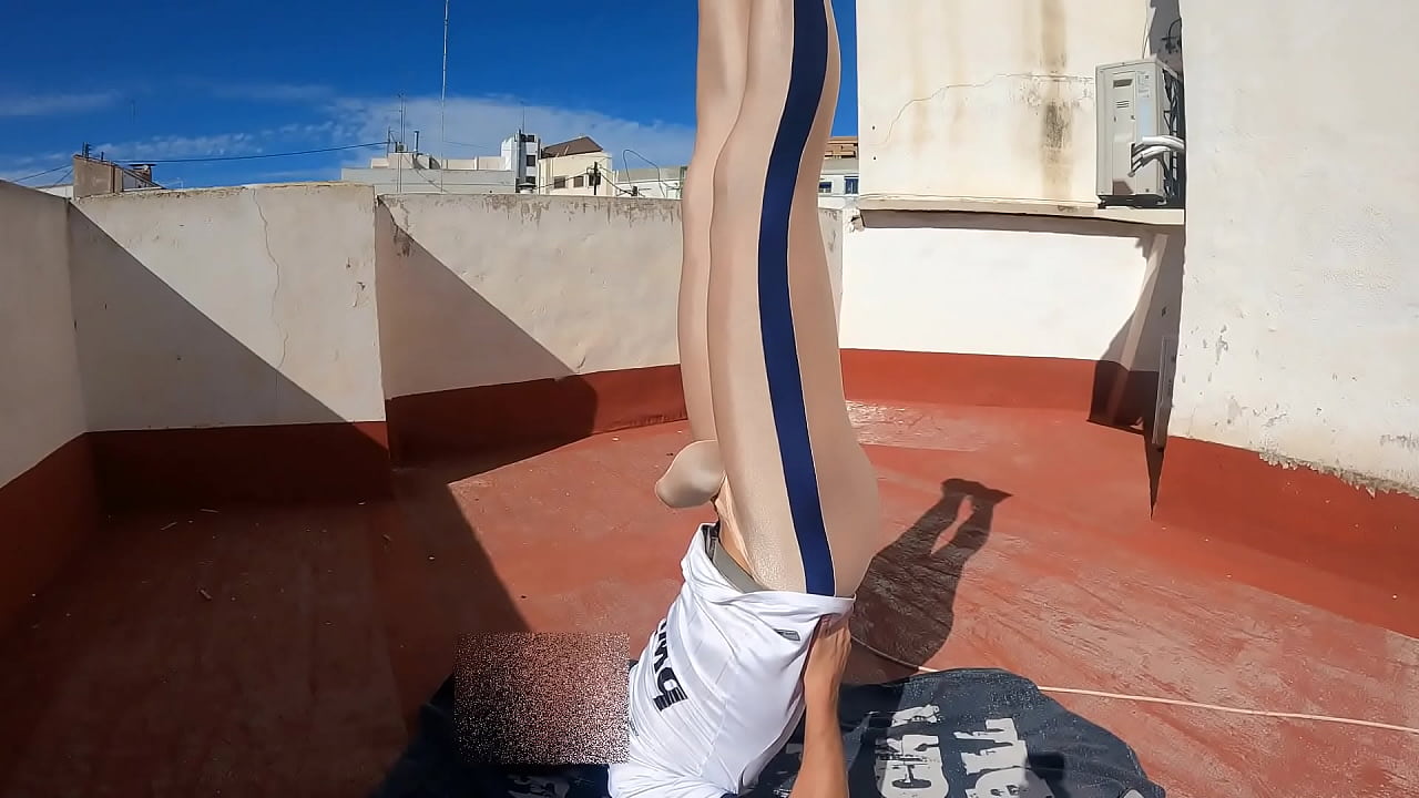 Doing exercise in front of the workers of my attic, I got naked and cum in public (TRAILER)