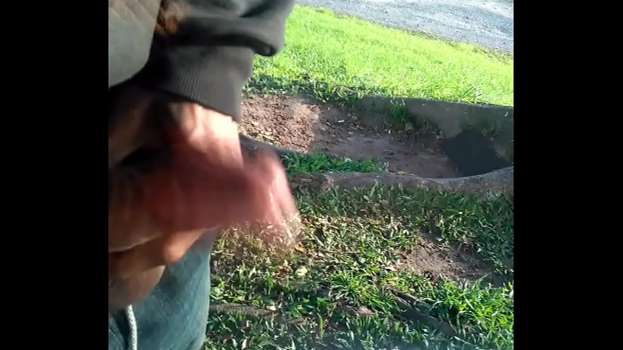 Punhetando leitada transcoroa