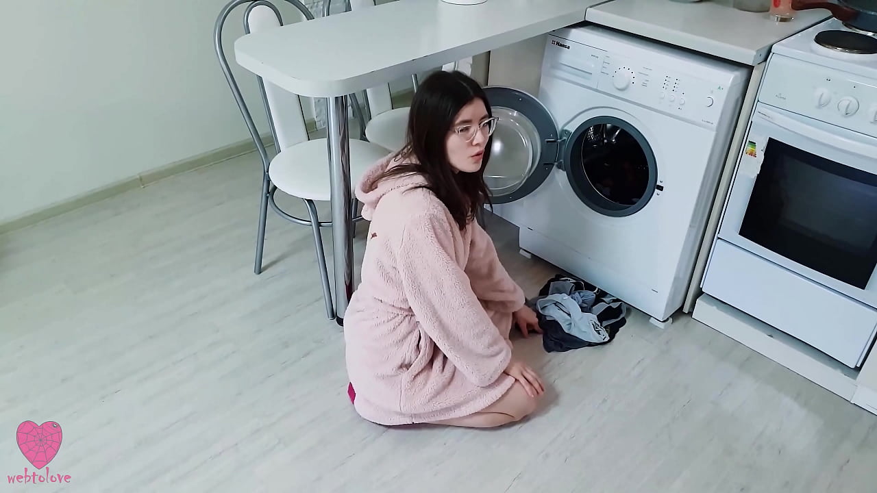 My girlfriend strongly attracted me with her spicy pose and caught me while I was pawing her ass, after which we had passionate sex with her