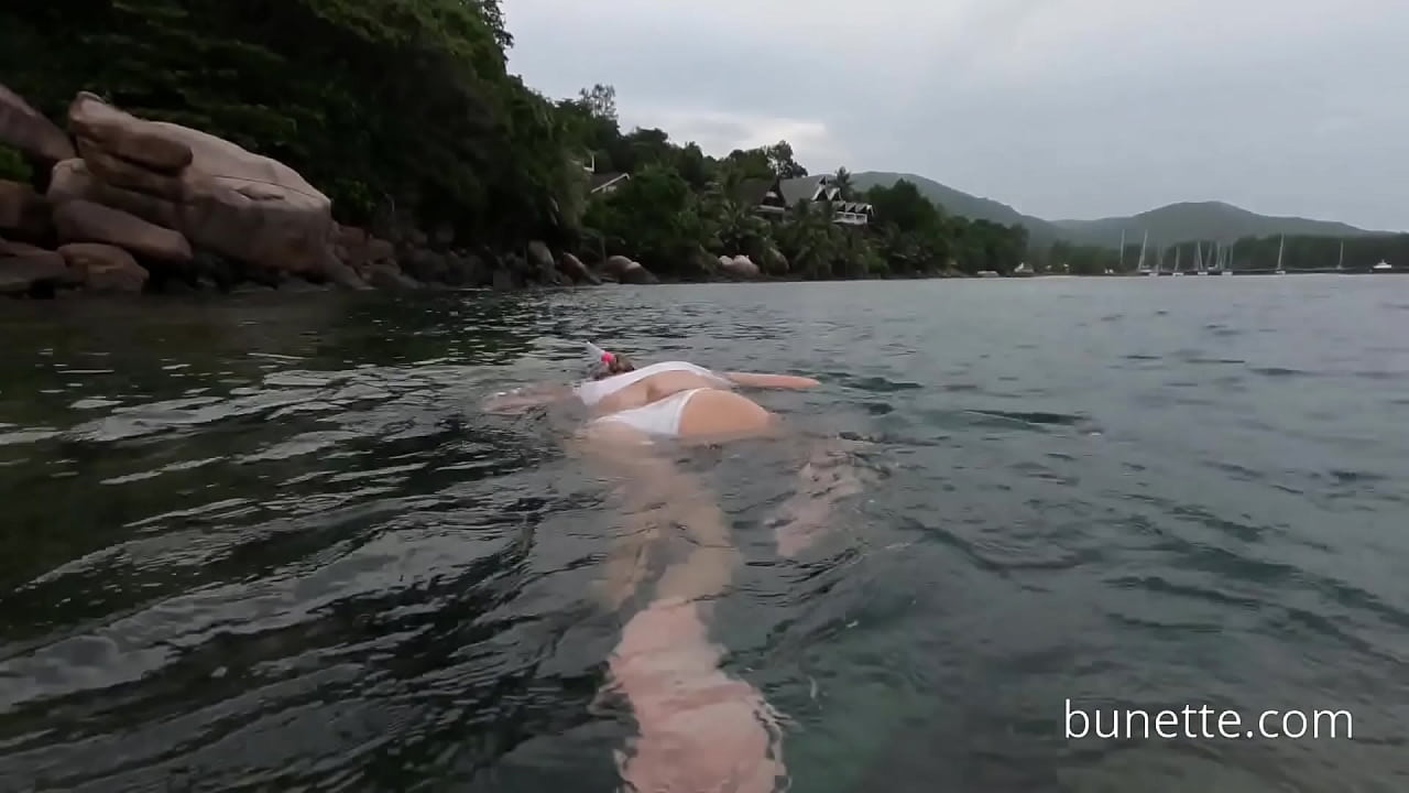 Babe Bunette got exposed Public buttplug